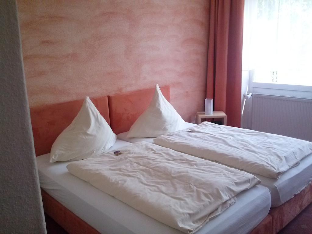 Hotel Garni Am Bowenberg Niederzissen Room photo